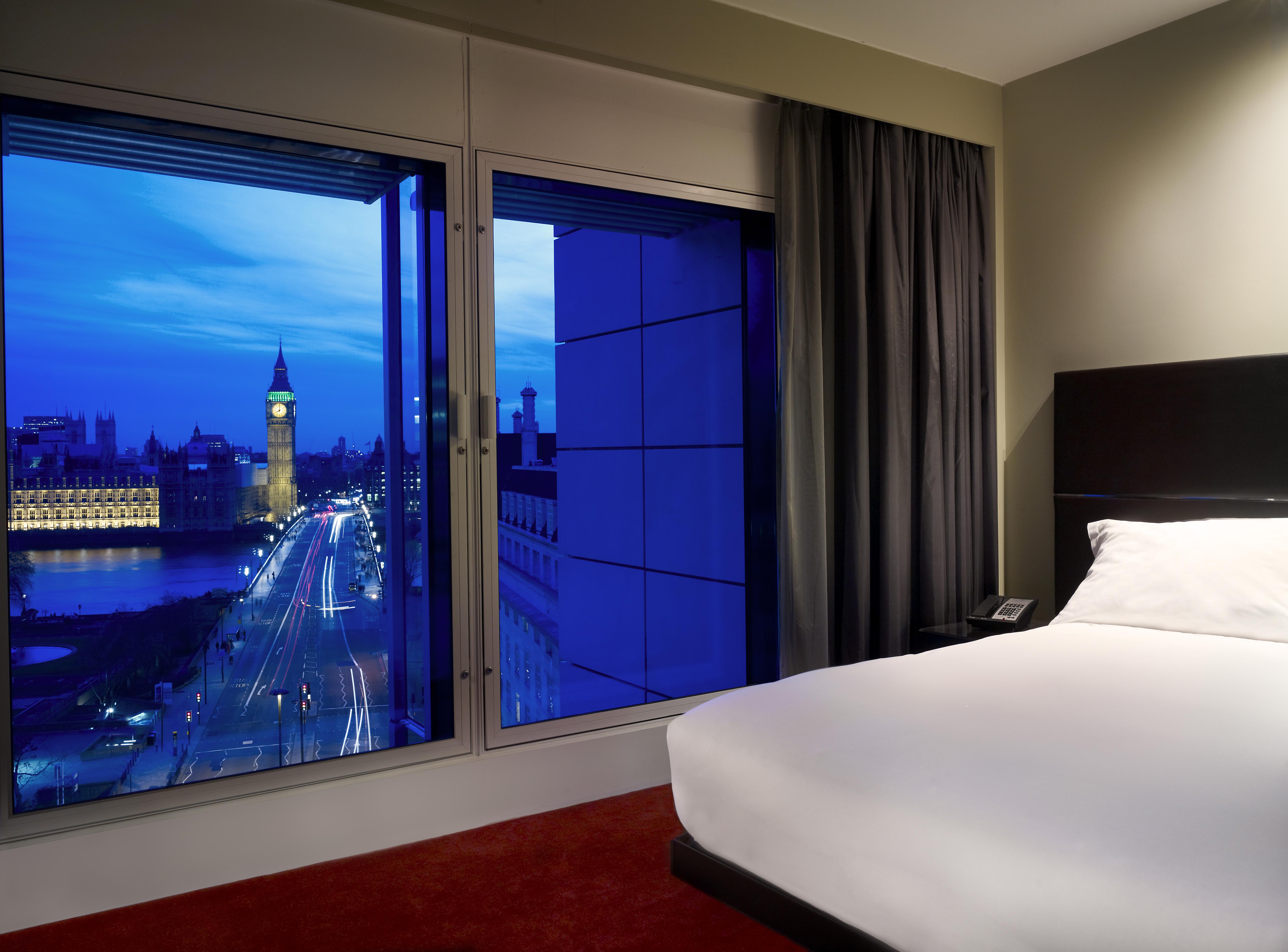 Hotel Park Plaza London Westminster Bridge Esterno foto View of the London skyline from a room at the hotel