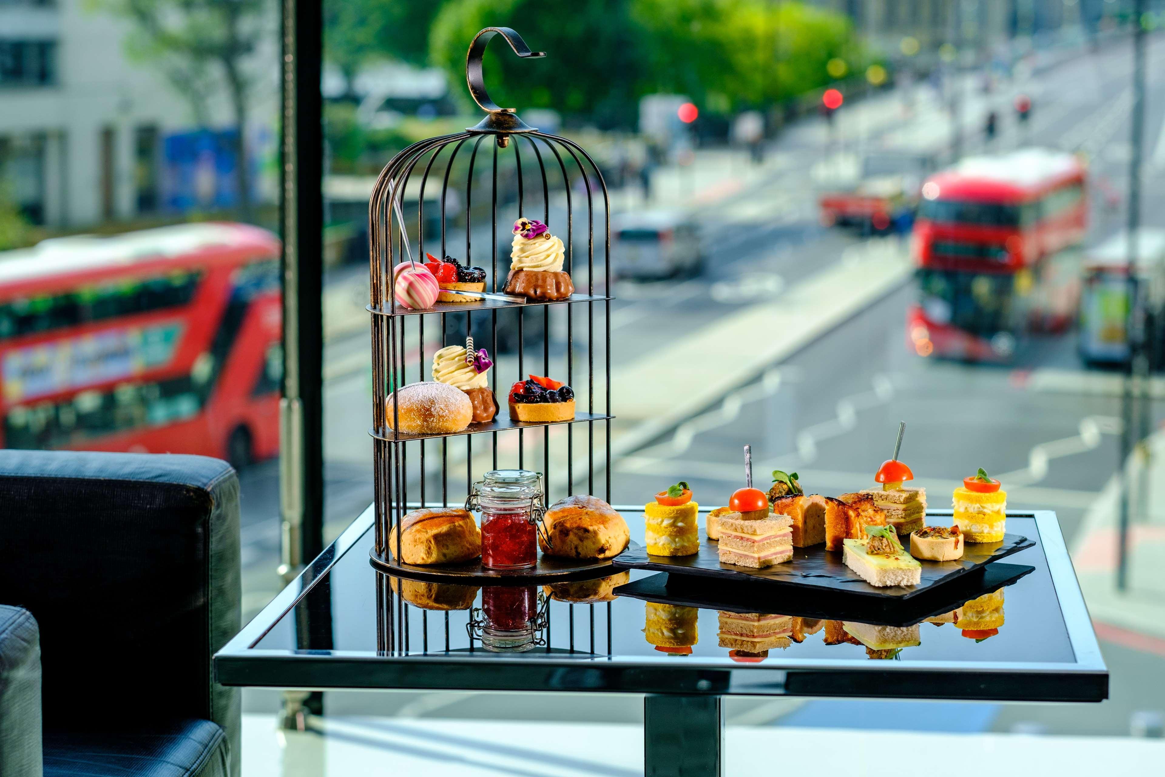 Hotel Park Plaza London Westminster Bridge Esterno foto Afternoon tea at the Mandarin Oriental, London