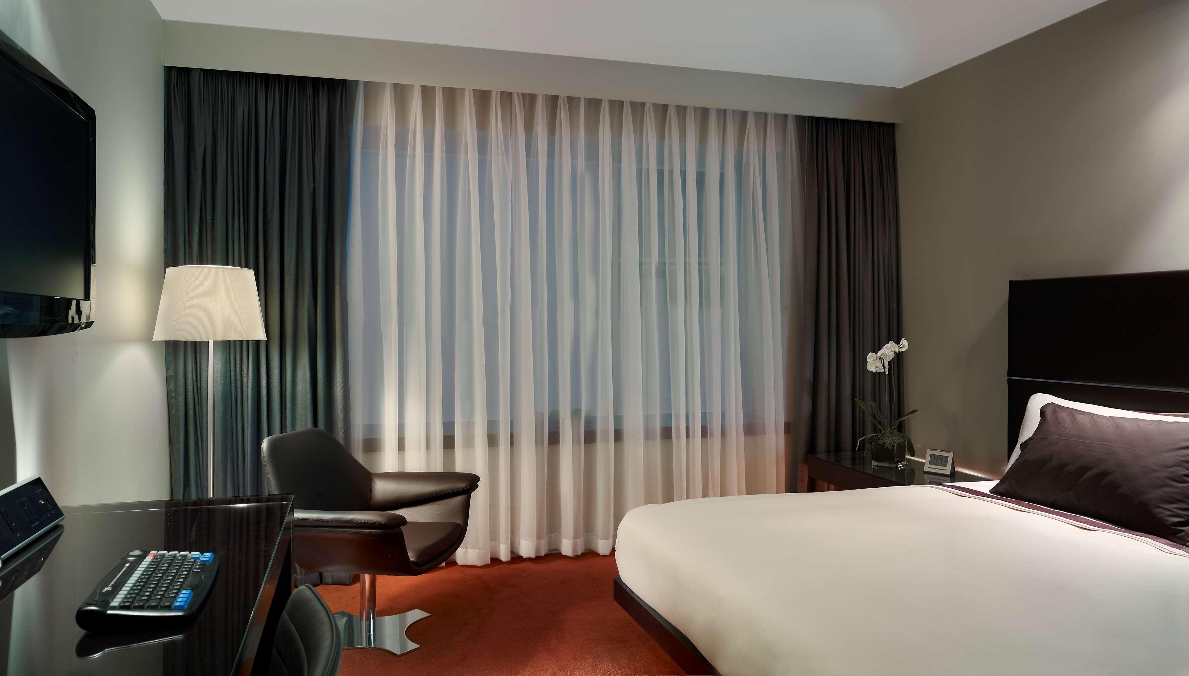 Hotel Park Plaza London Westminster Bridge Camera foto Curtains in a hotel room