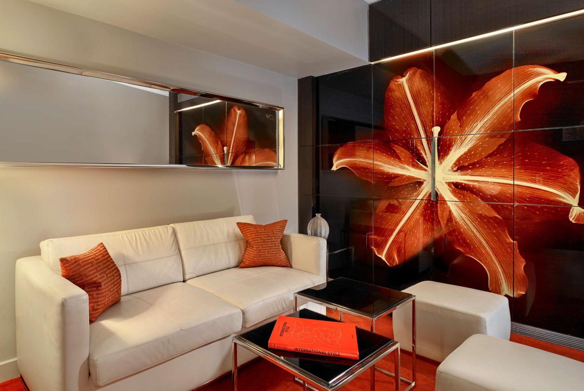 Hotel Park Plaza London Westminster Bridge Esterno foto The interior of a suite at the Mandarin Oriental London