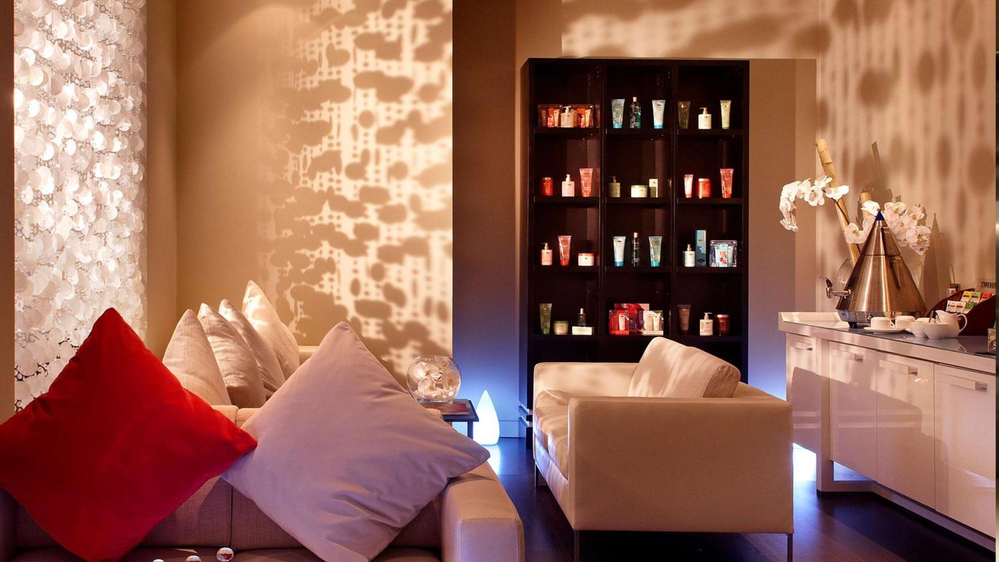 Hotel Park Plaza London Westminster Bridge Esterno foto Interior of a luxury spa