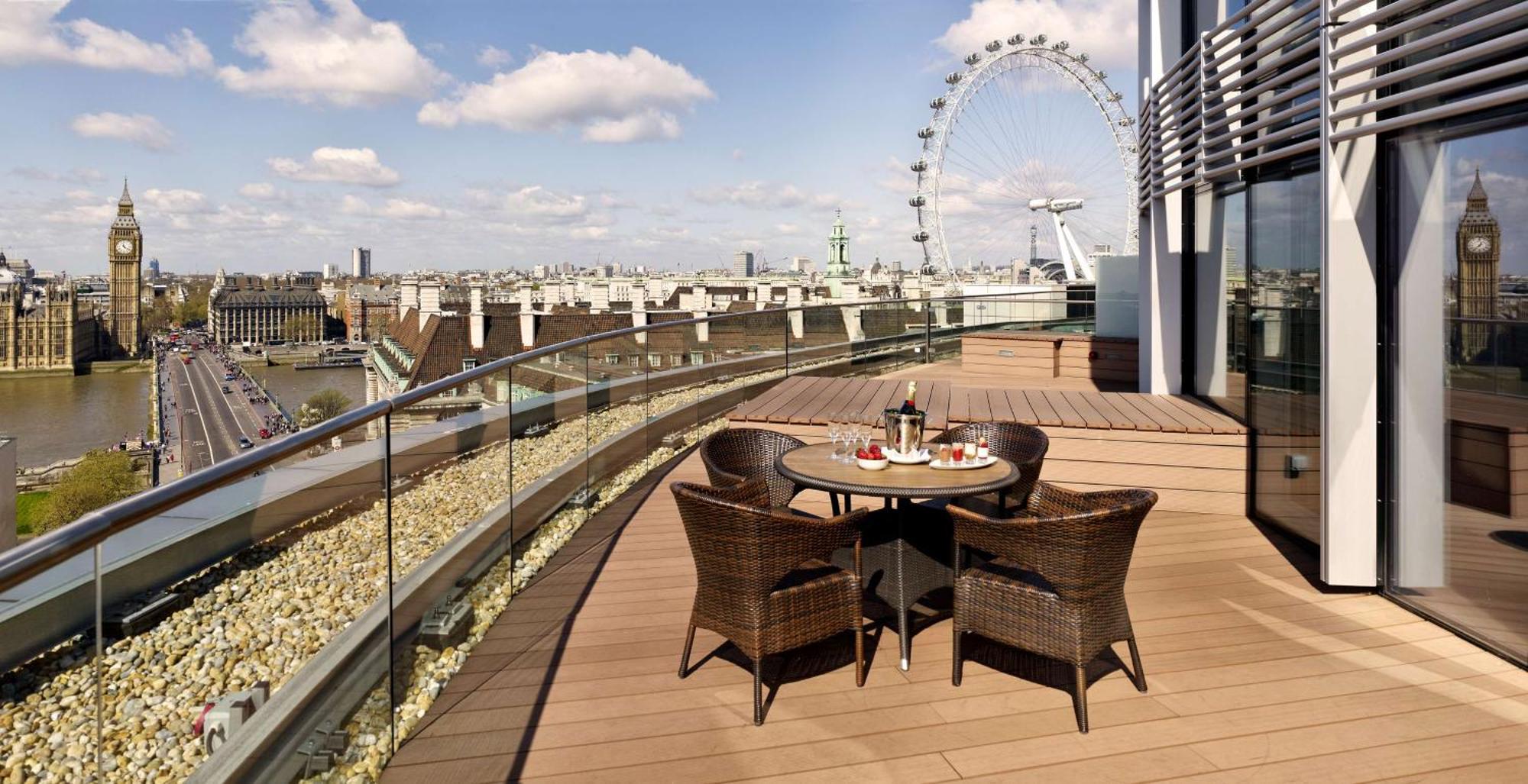 Hotel Park Plaza London Westminster Bridge Esterno foto The view from the balcony of the 15th-floor suite at the London West End